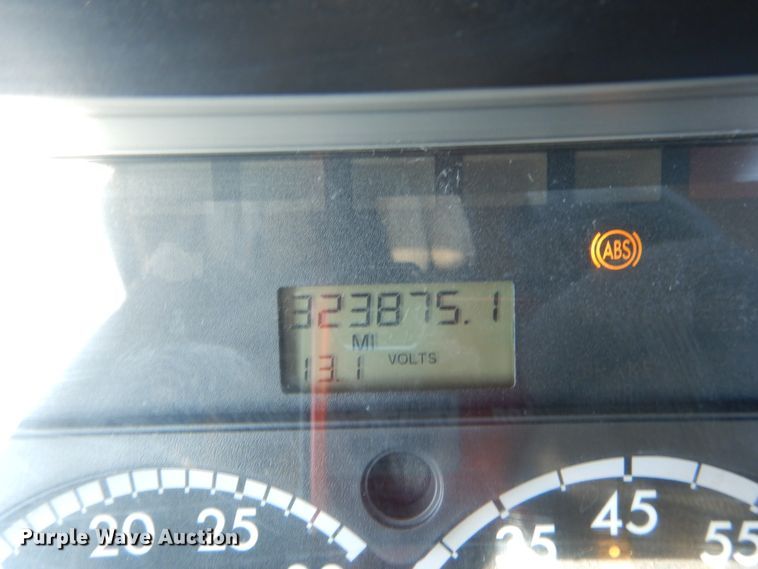 image for item IV9695 2011 Freightliner Cascadia  semi truck