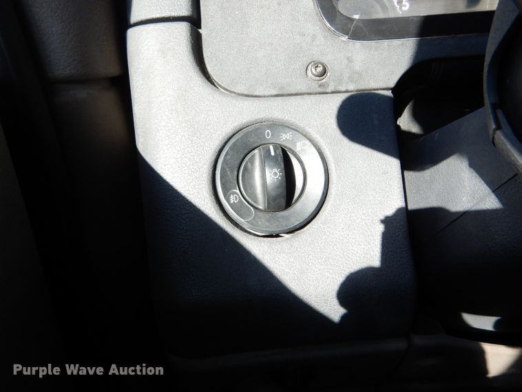 image for item IV9695 2011 Freightliner Cascadia  semi truck