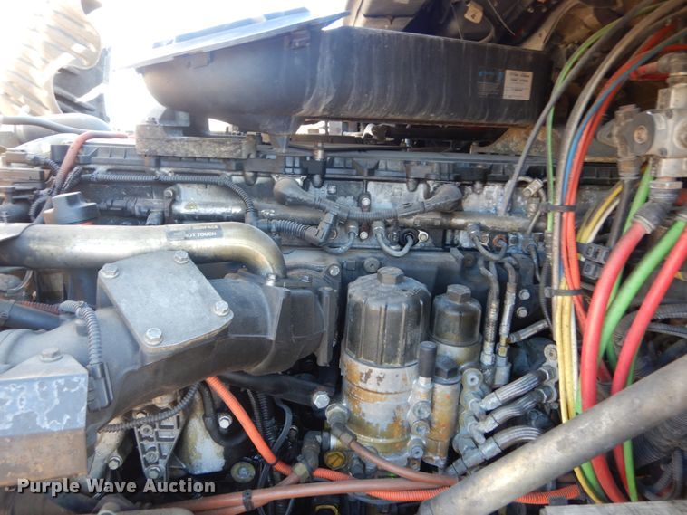 image for item IV9695 2011 Freightliner Cascadia  semi truck