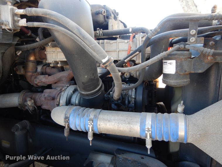 image for item IV9695 2011 Freightliner Cascadia  semi truck