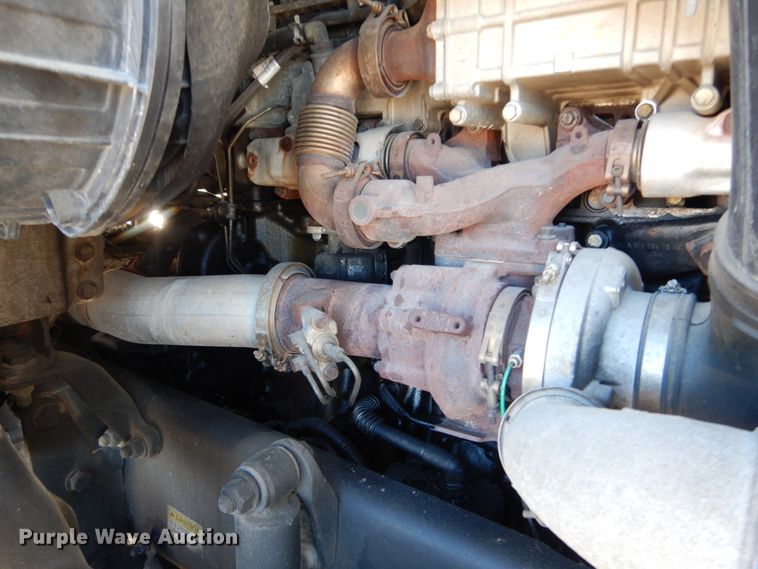 image for item IV9695 2011 Freightliner Cascadia  semi truck