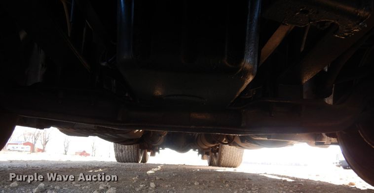 image for item IV9695 2011 Freightliner Cascadia  semi truck