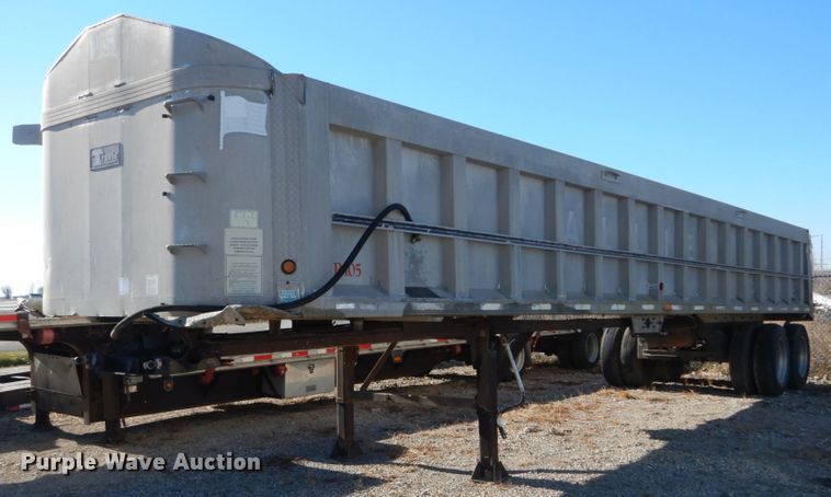 image for item IV9698 1996 Ravens  end dump trailer