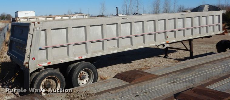 image for item IV9698 1996 Ravens  end dump trailer