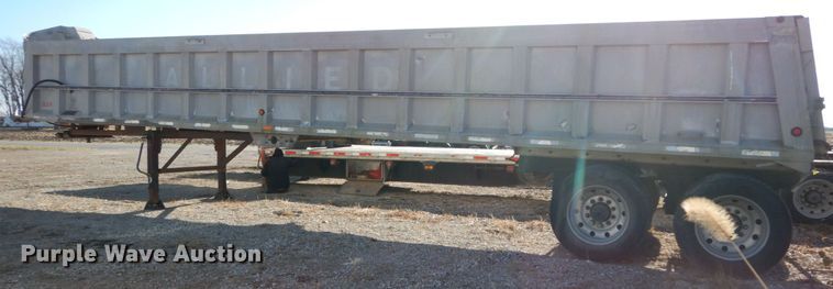 image for item IV9698 1996 Ravens  end dump trailer