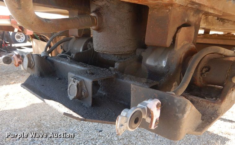 image for item IV9698 1996 Ravens  end dump trailer