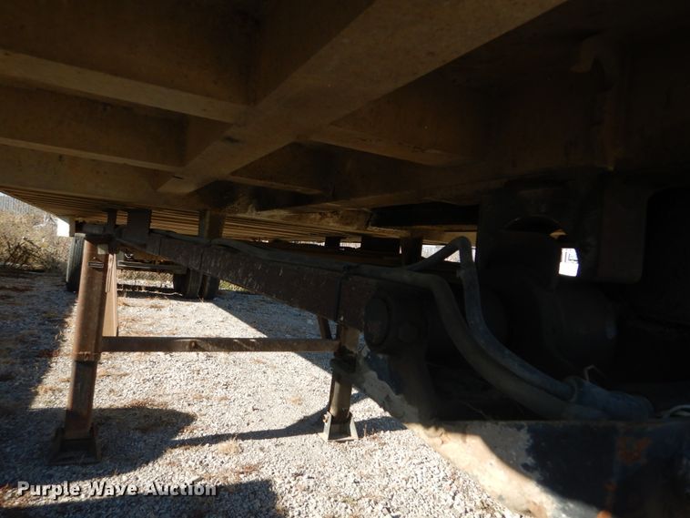 image for item IV9698 1996 Ravens  end dump trailer