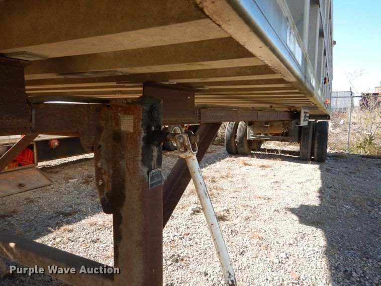 image for item IV9698 1996 Ravens  end dump trailer
