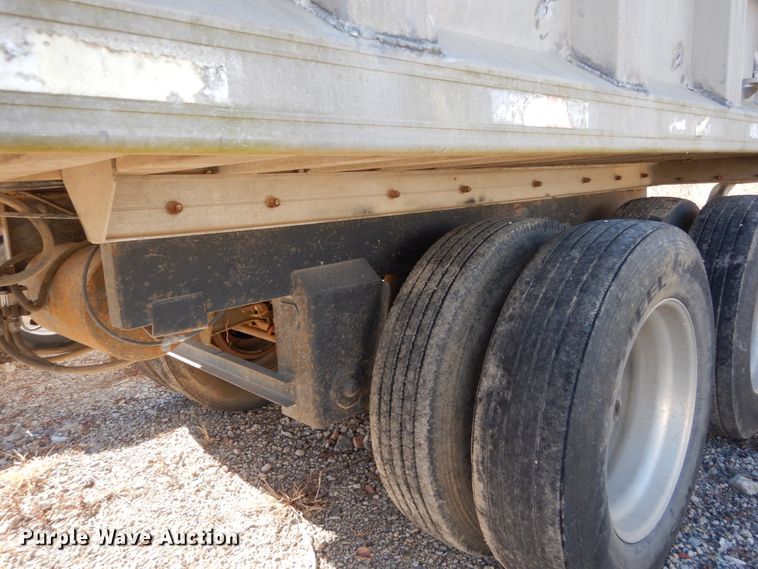 image for item IV9698 1996 Ravens  end dump trailer