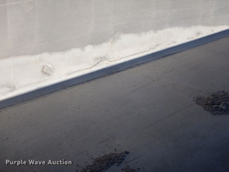 image for item IV9698 1996 Ravens  end dump trailer