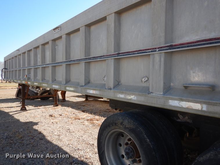 image for item IV9698 1996 Ravens  end dump trailer