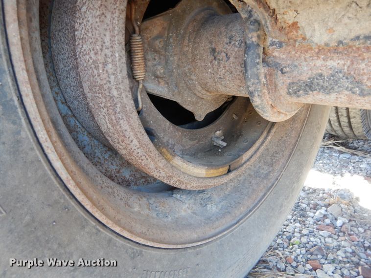 image for item IV9698 1996 Ravens  end dump trailer