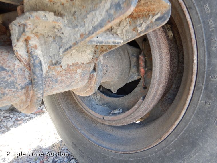 image for item IV9698 1996 Ravens  end dump trailer