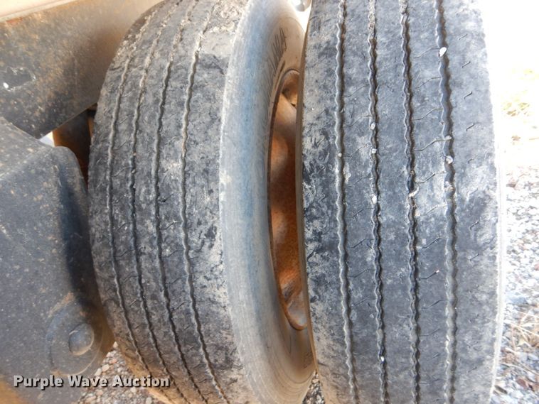 image for item IV9698 1996 Ravens  end dump trailer