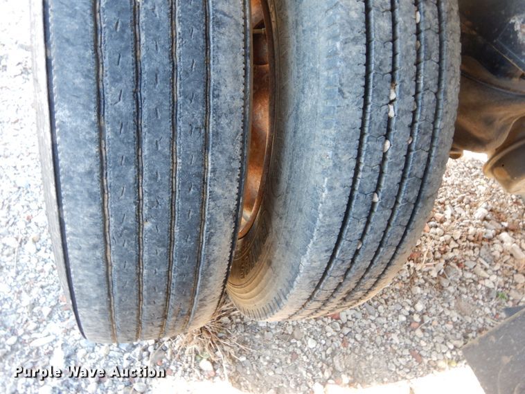 image for item IV9698 1996 Ravens  end dump trailer