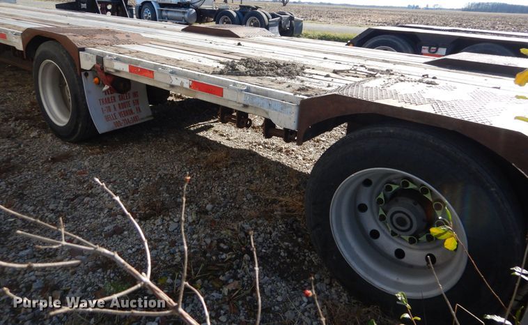 image for item IV9699 2001 Fruehauf  drop deck trailer