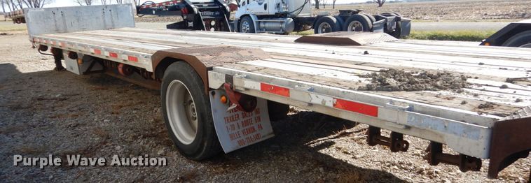 image for item IV9699 2001 Fruehauf  drop deck trailer
