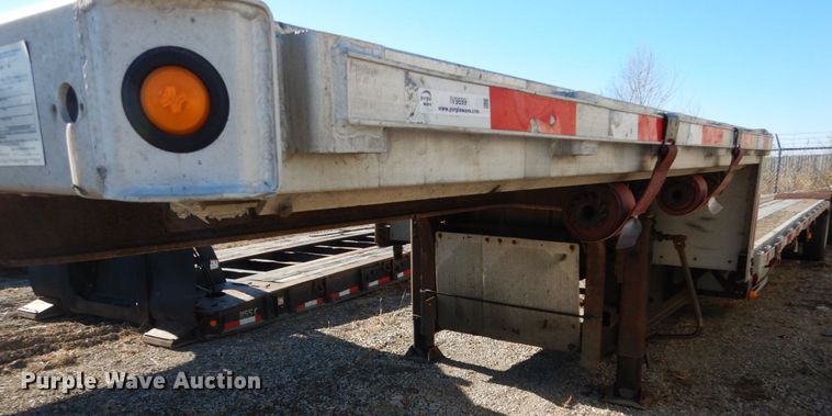 image for item IV9699 2001 Fruehauf  drop deck trailer