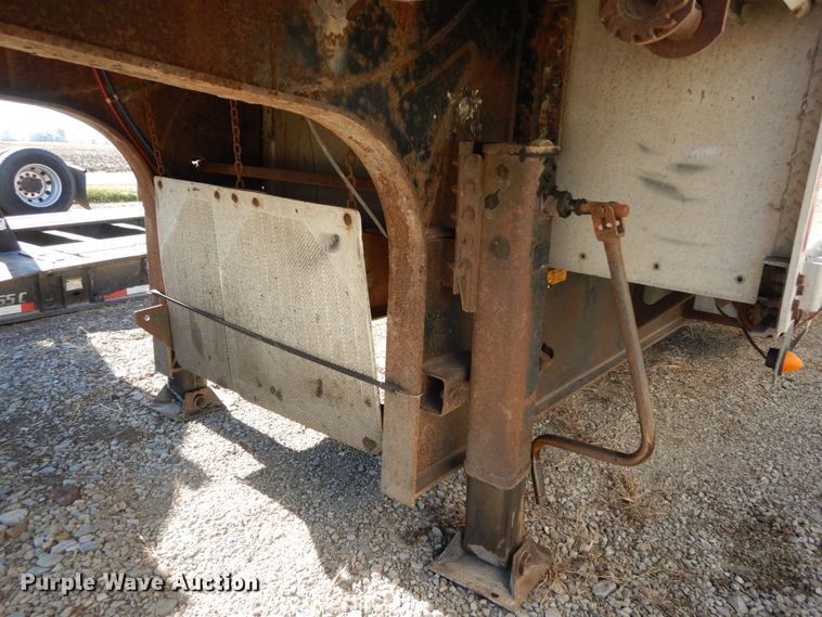 image for item IV9699 2001 Fruehauf  drop deck trailer