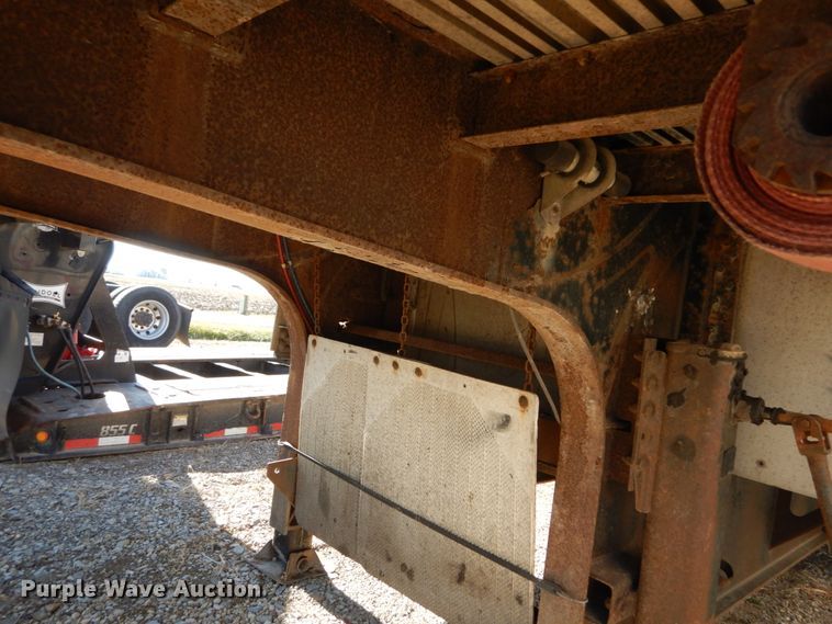 image for item IV9699 2001 Fruehauf  drop deck trailer