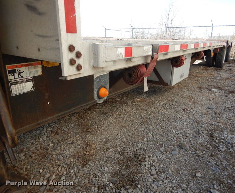 image for item IV9699 2001 Fruehauf  drop deck trailer