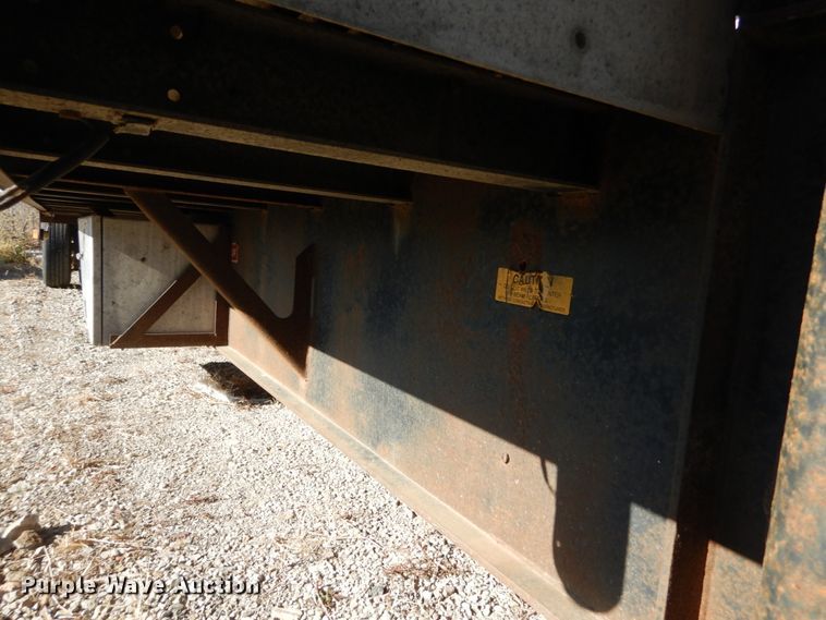 image for item IV9699 2001 Fruehauf  drop deck trailer