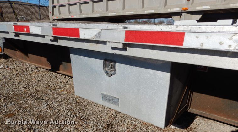 image for item IV9699 2001 Fruehauf  drop deck trailer