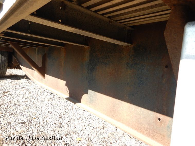 image for item IV9699 2001 Fruehauf  drop deck trailer