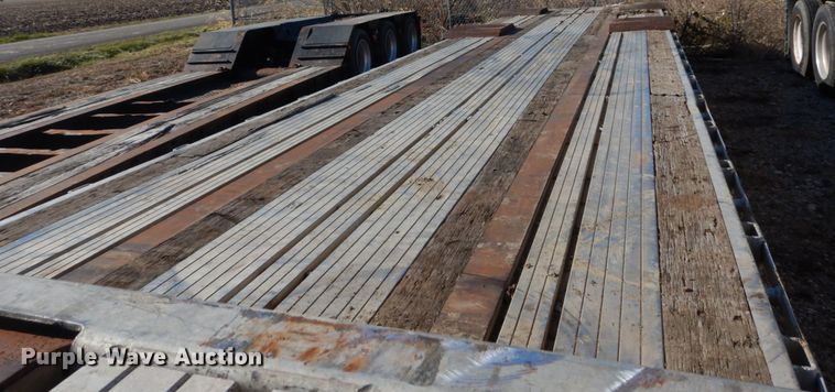 image for item IV9699 2001 Fruehauf  drop deck trailer