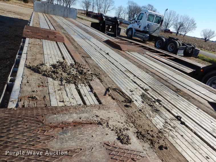 image for item IV9699 2001 Fruehauf  drop deck trailer