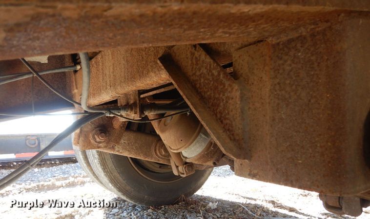 image for item IV9699 2001 Fruehauf  drop deck trailer