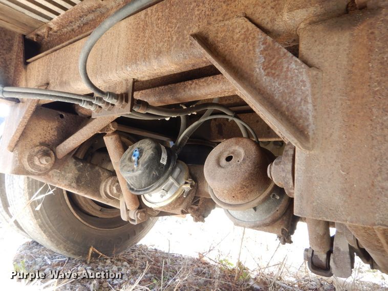 image for item IV9699 2001 Fruehauf  drop deck trailer