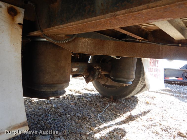 image for item IV9699 2001 Fruehauf  drop deck trailer