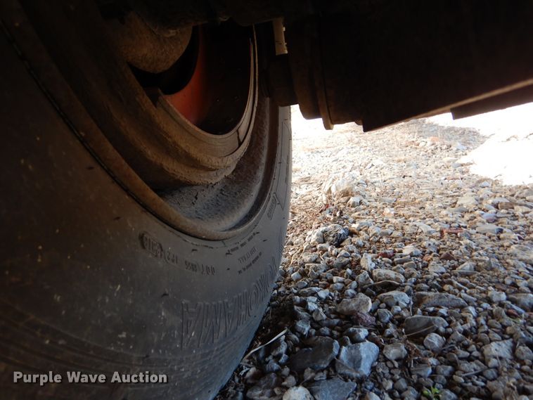 image for item IV9699 2001 Fruehauf  drop deck trailer