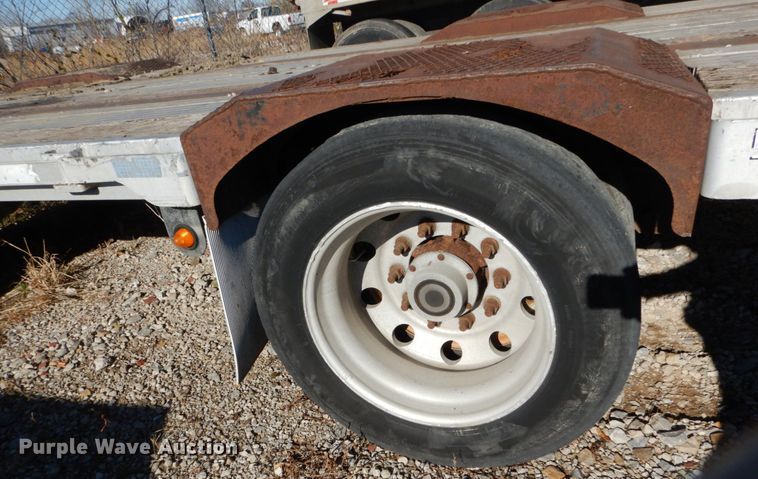 image for item IV9699 2001 Fruehauf  drop deck trailer
