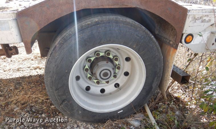 image for item IV9699 2001 Fruehauf  drop deck trailer