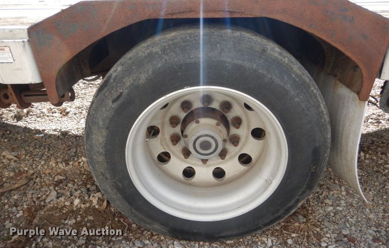 image for item IV9699 2001 Fruehauf  drop deck trailer