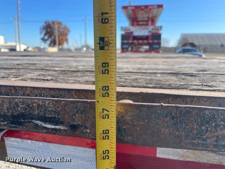 image for item IX9651 1999 Lufkin SE  extendable flatbed trailer