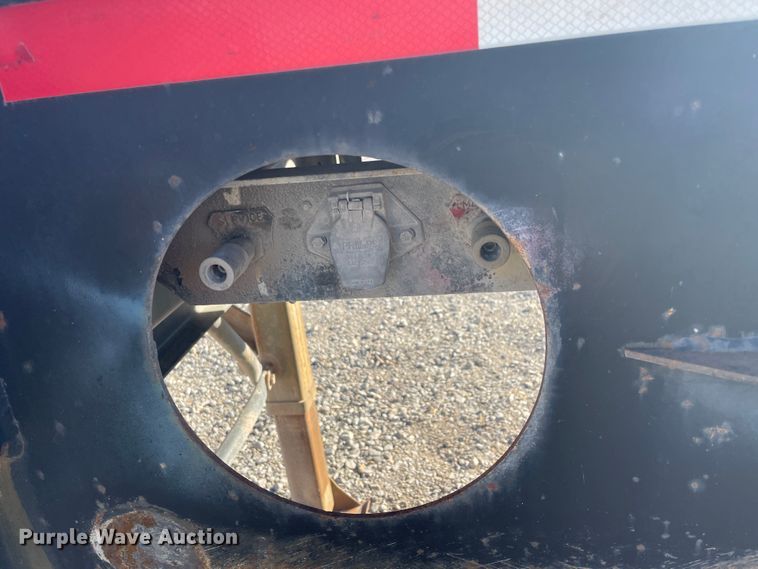 image for item IX9651 1999 Lufkin SE  extendable flatbed trailer