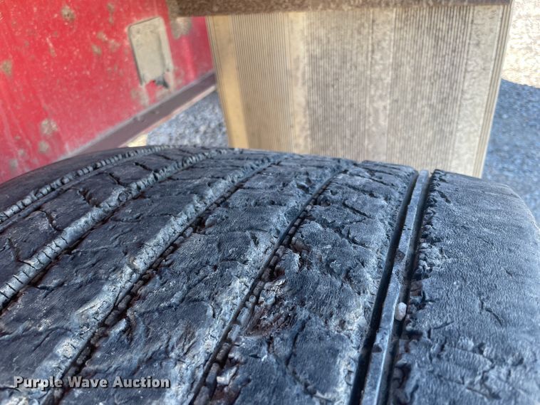 image for item IX9652 2006 Wilson  flatbed trailer