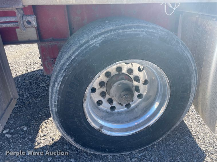 image for item IX9652 2006 Wilson  flatbed trailer