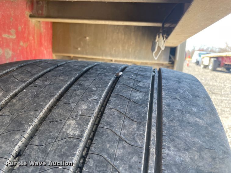 image for item IX9652 2006 Wilson  flatbed trailer