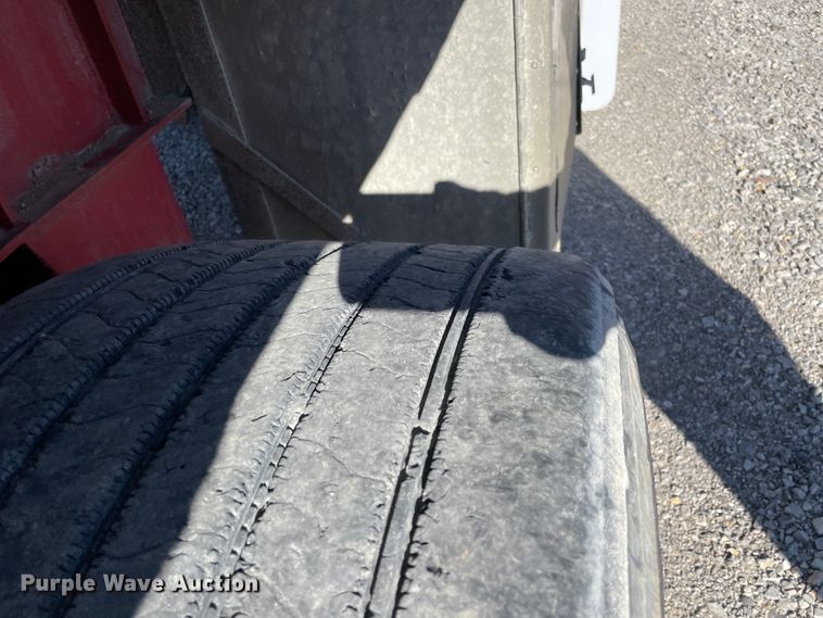 image for item IX9654 2006 Transcraft Eagle  flatbed trailer