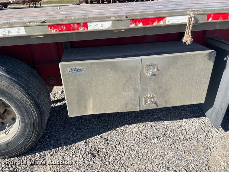 image for item IX9656 2006 Transcraft Eagle  flatbed trailer