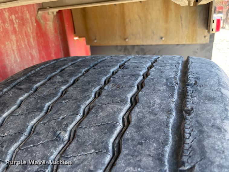 image for item IX9656 2006 Transcraft Eagle  flatbed trailer