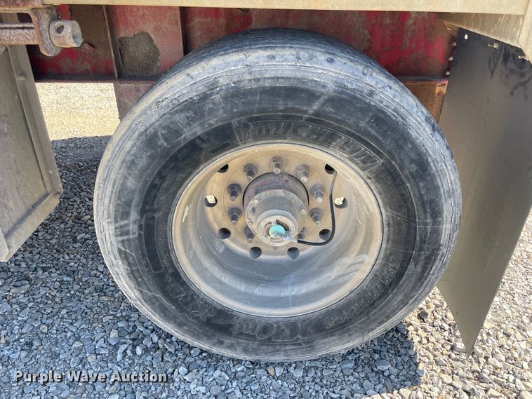 image for item IX9660 2006 Wilson  flatbed trailer