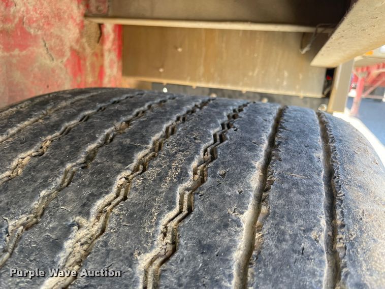 image for item IX9660 2006 Wilson  flatbed trailer