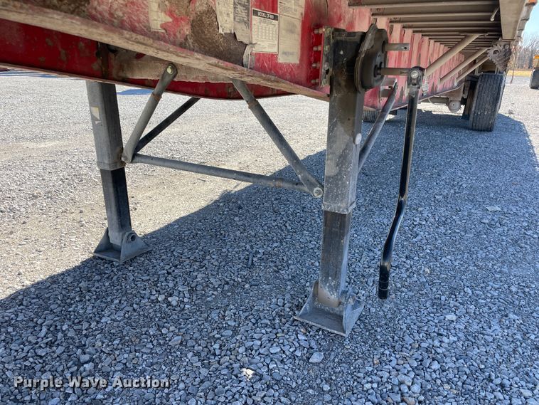 image for item IX9660 2006 Wilson  flatbed trailer