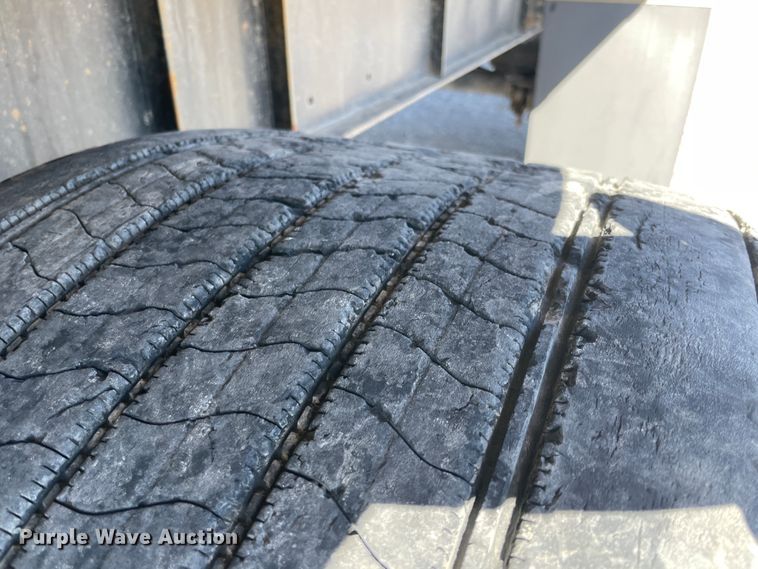 image for item IX9667 2007 Transcraft Eagle  flatbed trailer