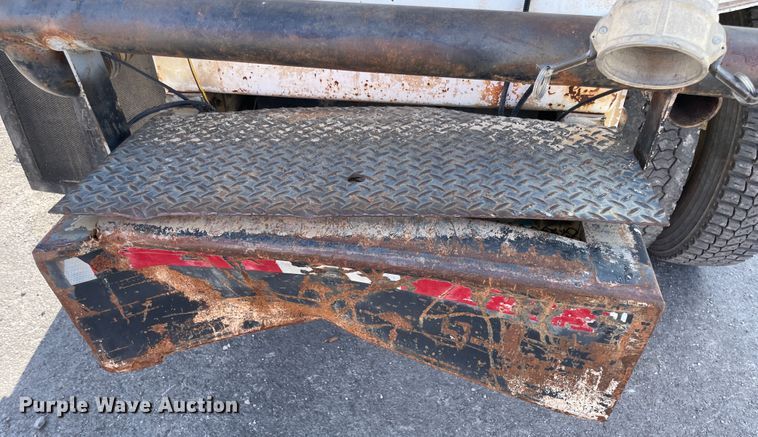 image for item IX9694 1997 Freightliner FL70  water truck